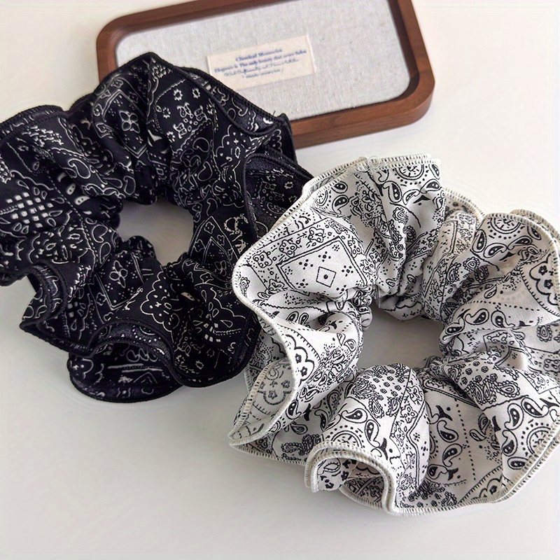 Elegant Black and White Fabric - Travel Accessories Aesthetic 评论和价格